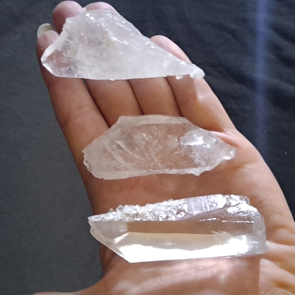 Quartz Crystal Point Bundle - Picture 6 of 8